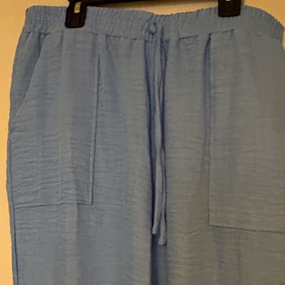 Chic Blue V-Neck Blouse - Picture 3 of 5